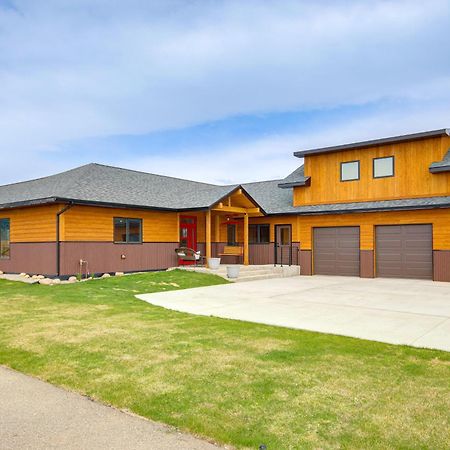 Red Lodge Home With Outdoor Kitchen And Fire Table! Exterior photo