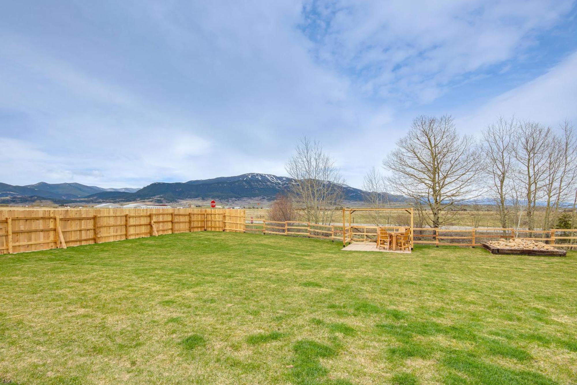 Red Lodge Home With Outdoor Kitchen And Fire Table! Exterior photo