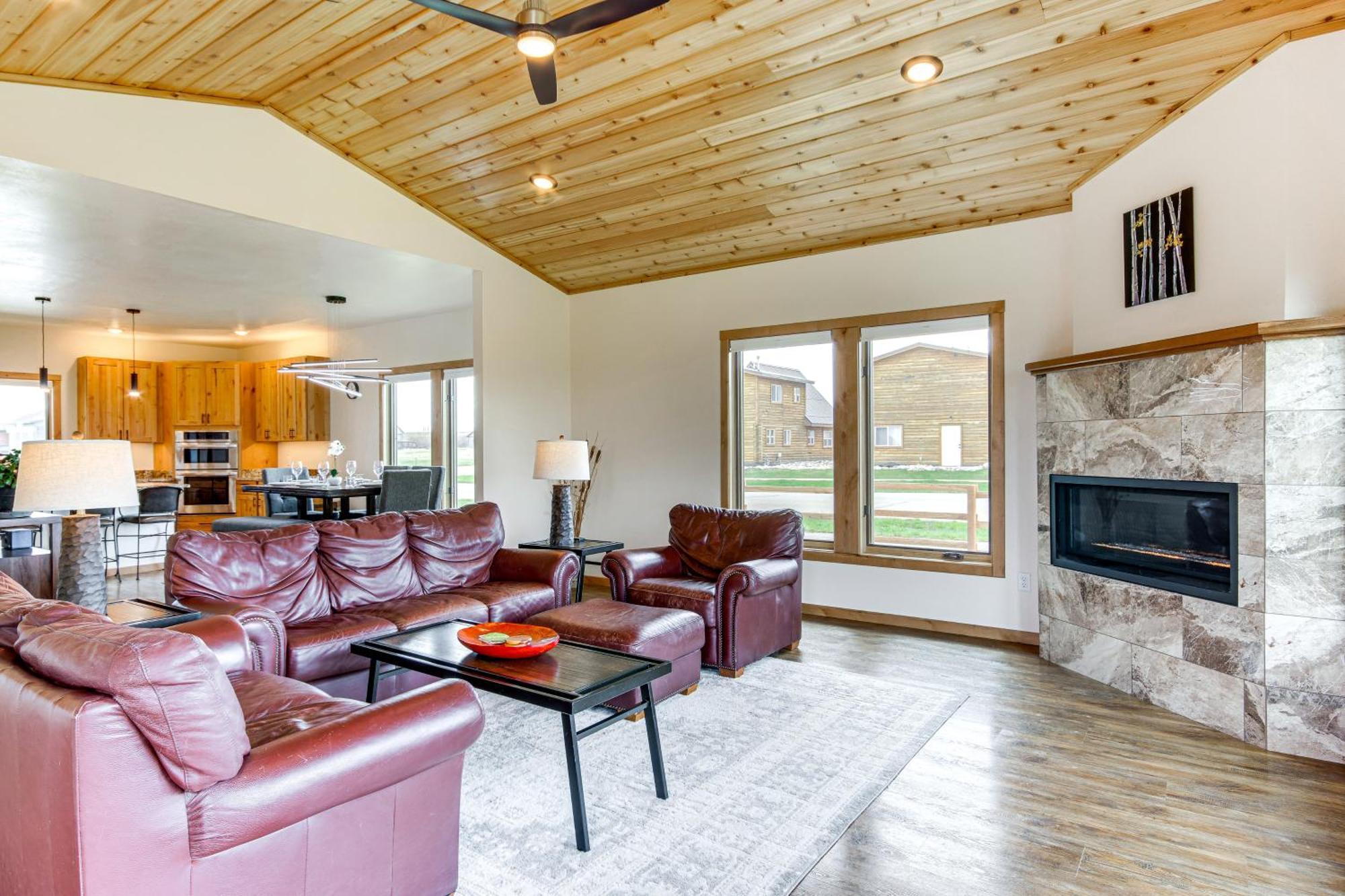 Red Lodge Home With Outdoor Kitchen And Fire Table! Exterior photo