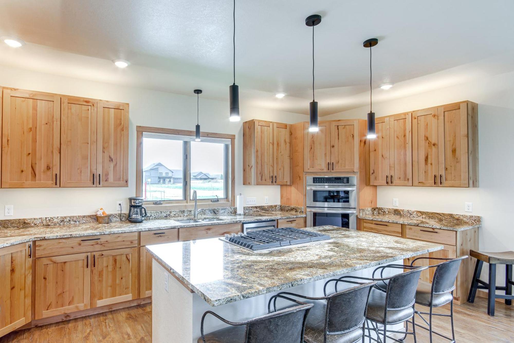 Red Lodge Home With Outdoor Kitchen And Fire Table! Exterior photo
