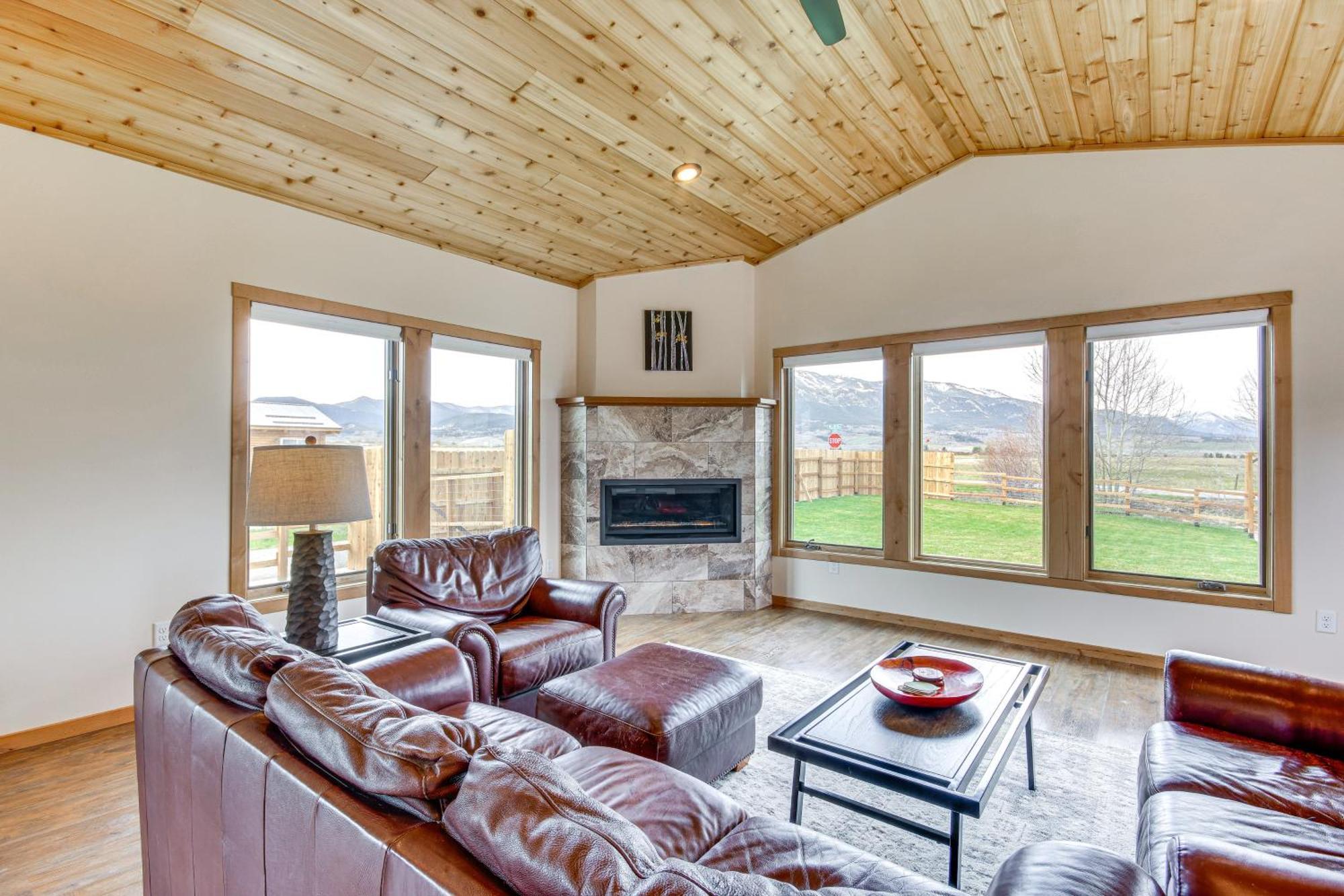 Red Lodge Home With Outdoor Kitchen And Fire Table! Exterior photo
